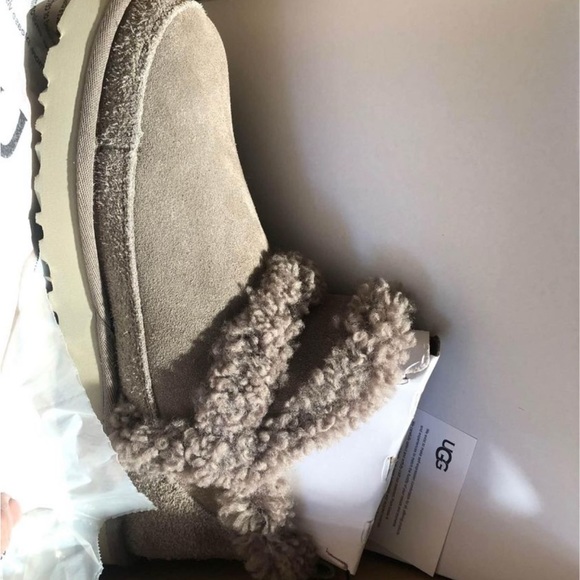 UGG Classic Ultra Mini Spillseam Genuine Shearling Bootie (Women) - Picture 7 of 7